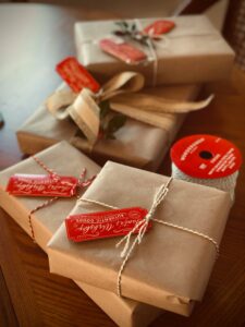 Holiday shipping deadlines- packages with red tags