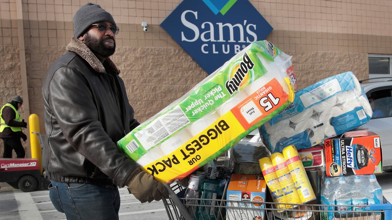 Sam's Club shopper